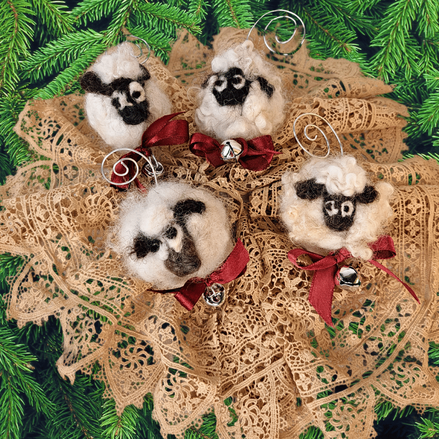 Sheep Christmas Bauble A1