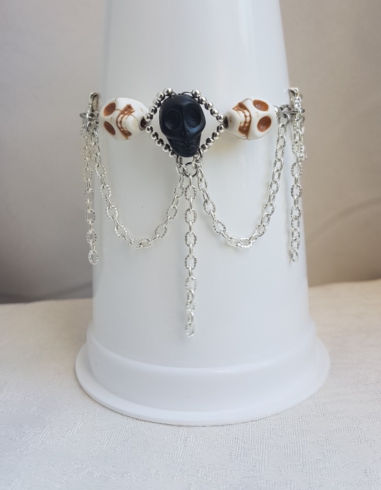 Gorgeously Gothic Queen of Skullz Bracelet.