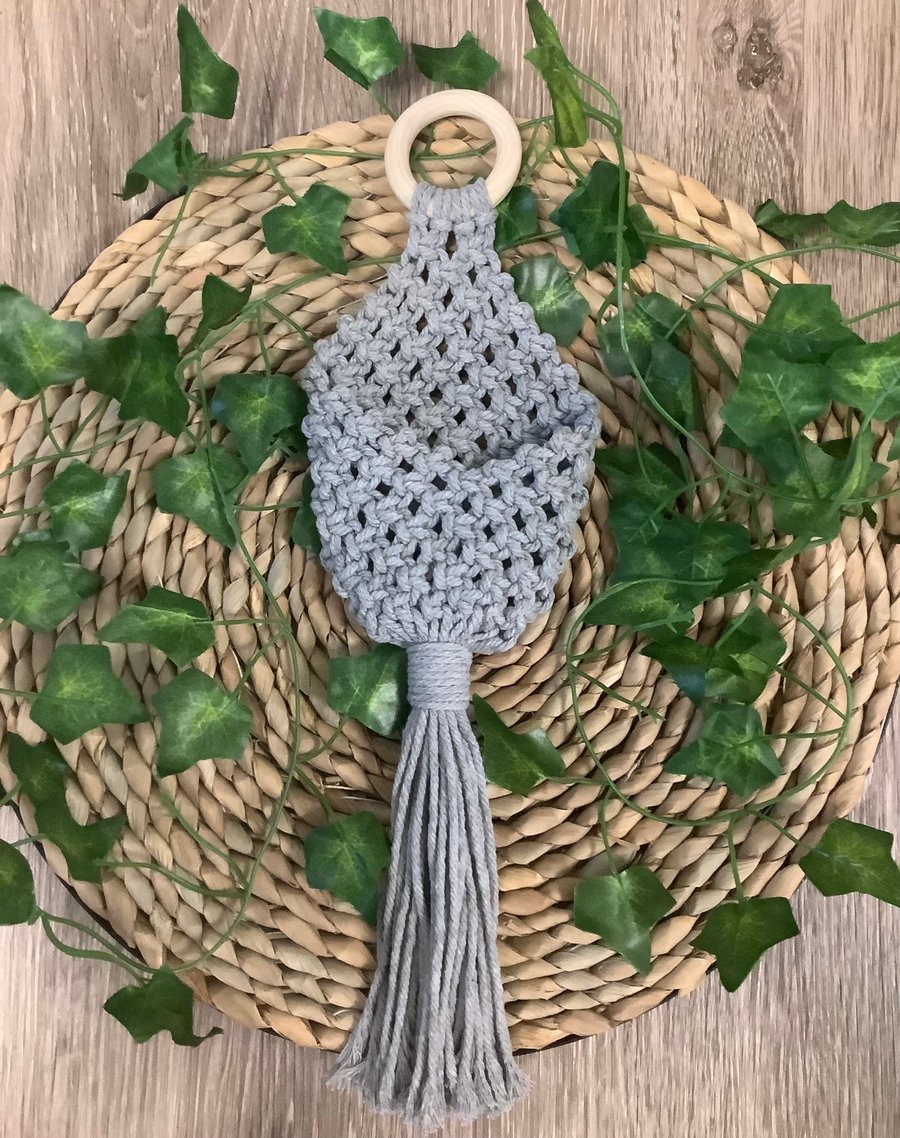 Macrame Hanging Plant Pod 