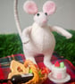 Picnic Mouse -handmade felt mouse - Image 3