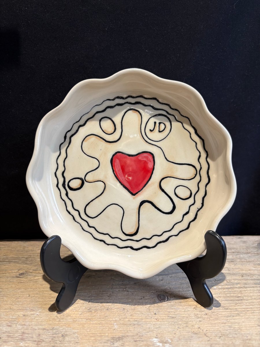 Jammie Dodger Biscuit Plate with fluted edge