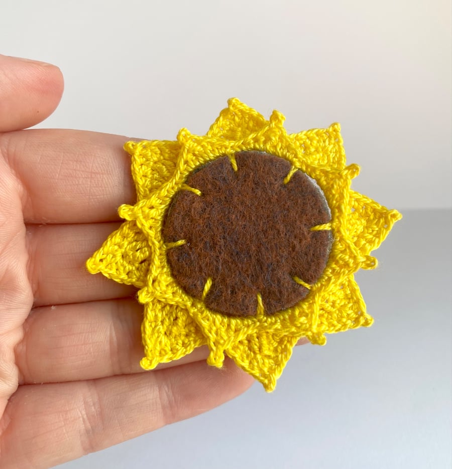 Sunflower brooch with micro crochet