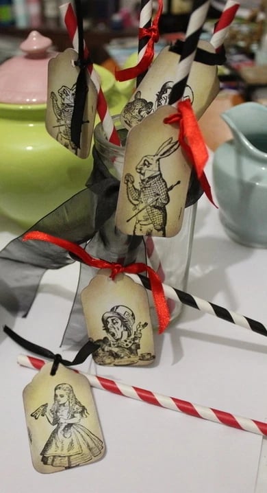 Retro Paper Straws With Vintage Alice in Wonderland Tags - Set of 6 BRW