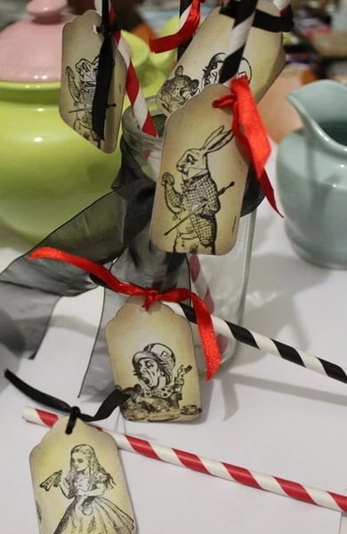 Retro Paper Straws With Vintage Alice in Wonderland Tags - Set of 6 BRW