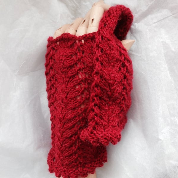 Vine lace fingerless mitts