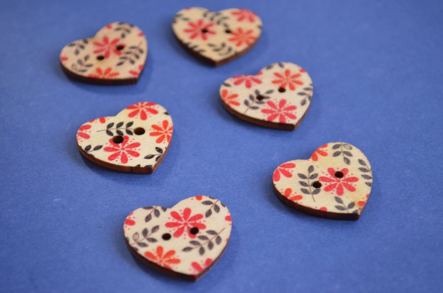 Wooden Heart Buttons Floral Retro Red and Black 6pk 25x22mm (H5)