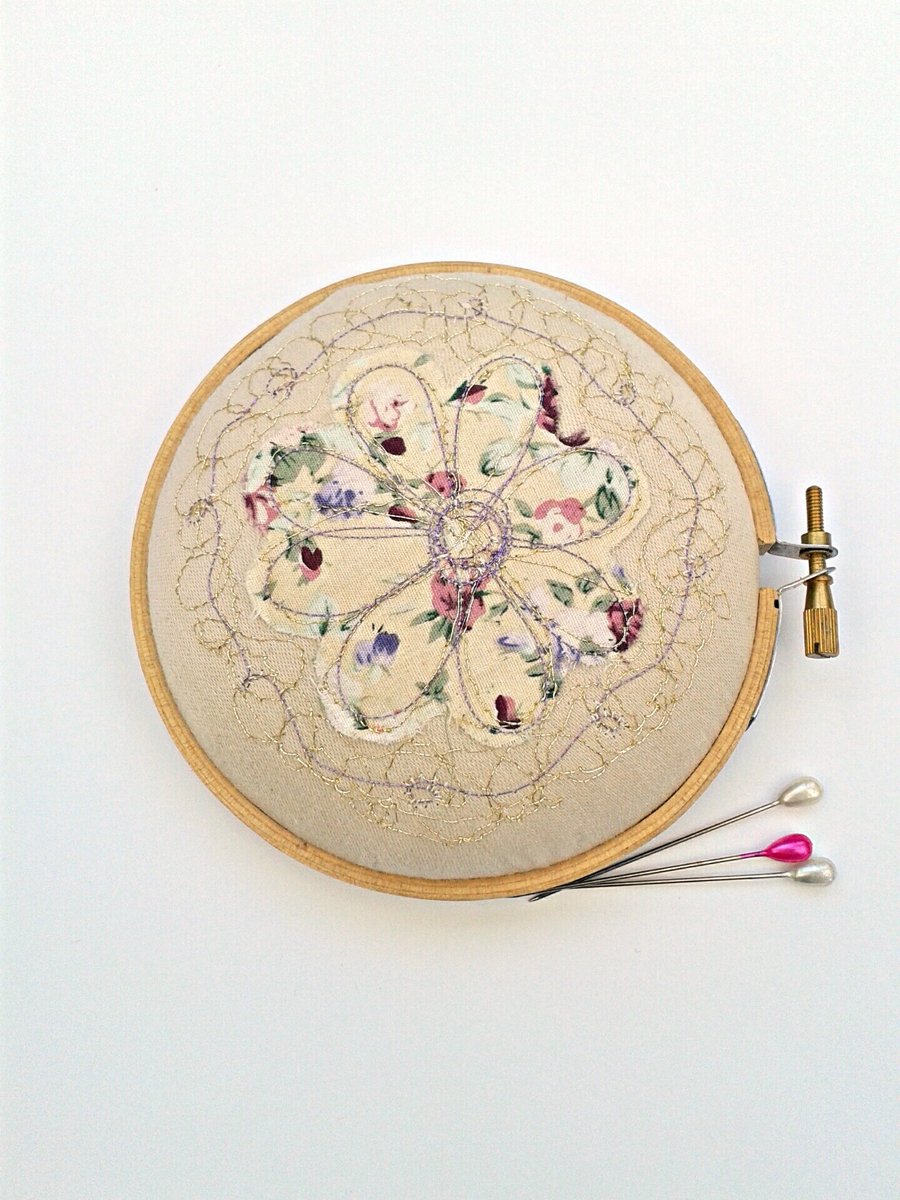 Needle minder, Pincushion, Flower Pincushion, Embroidery Hoop Pincushion, 
