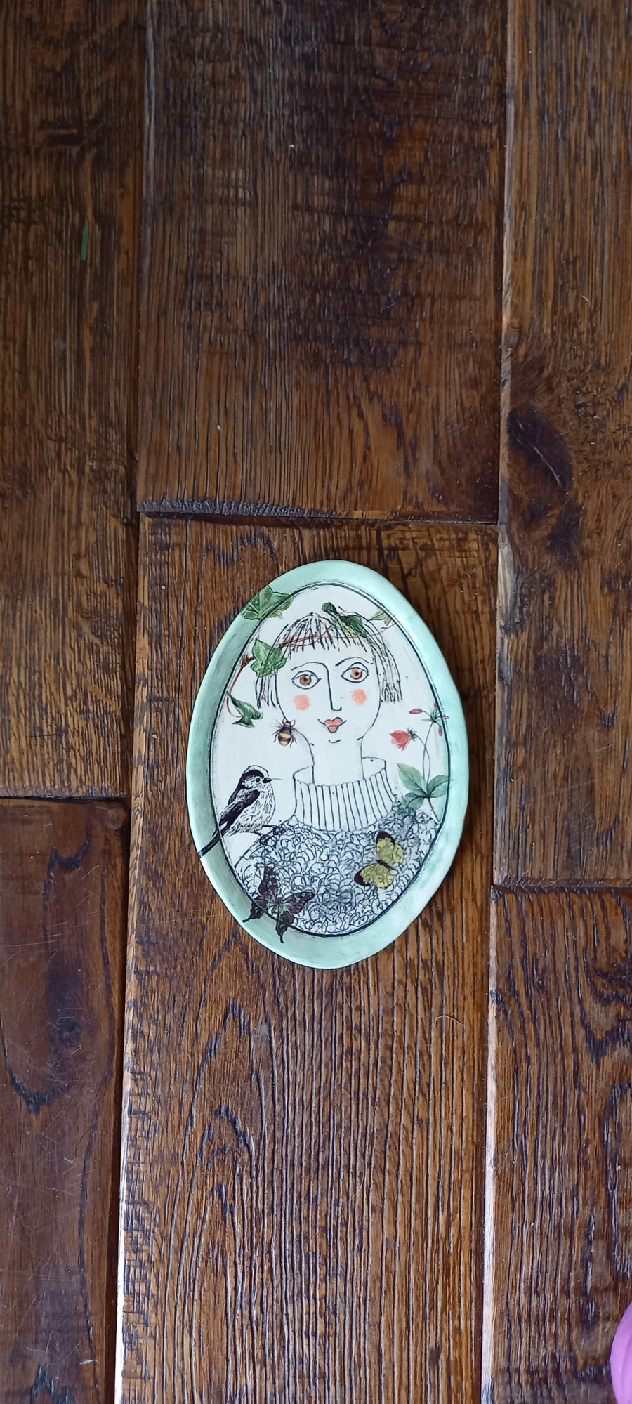 Small figurative dish 