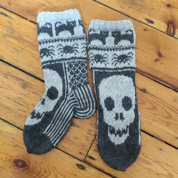 Hand knit wool socks Halloween Skulls Dark Light Grey Fairisle