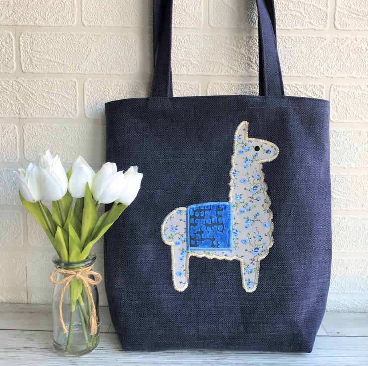 Llama tote store