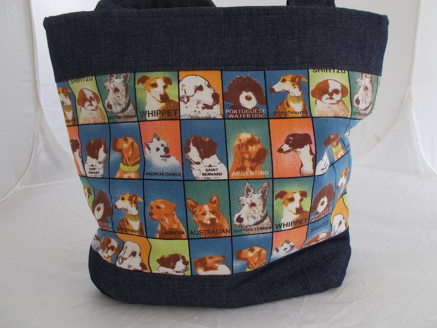Bag with fun print of dogs and denim trim