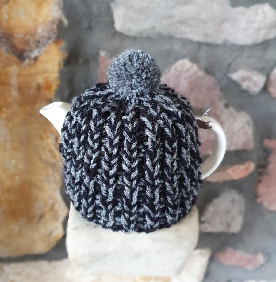 Tea Cosy, Cozy, Tea Pot Cover, Suki, For Life Stump Compatible, Hand Knitted