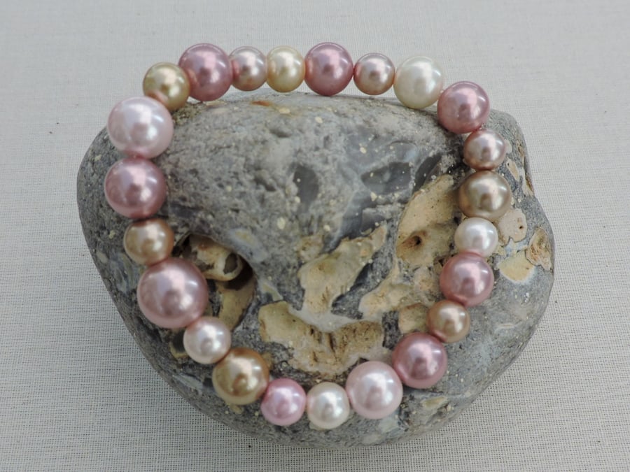 Stretch Bracelet Pink and Cream Shell Pearls