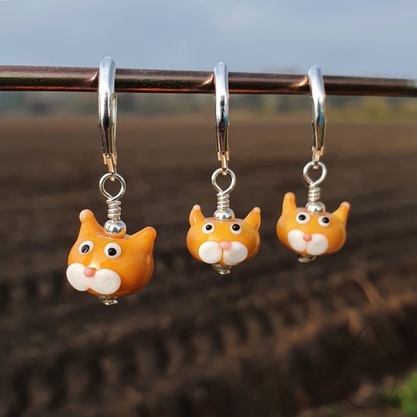 Tiny Glass Cat Stitch Marker - Ginger kitty