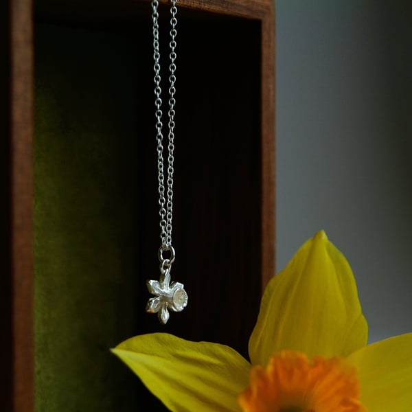 Silver Daffodil Necklace - Handmade Spring Flower Jewellery 