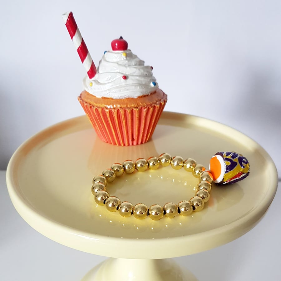 Retro chocolate Creme Egg gold beaded bracelet - Unique, handmade, fun, gift