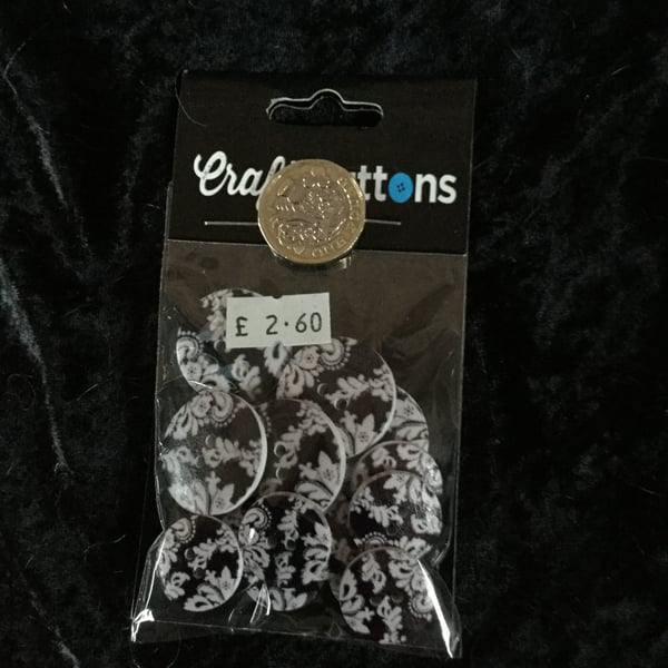 Craft Buttons Black Paisley (N.25)