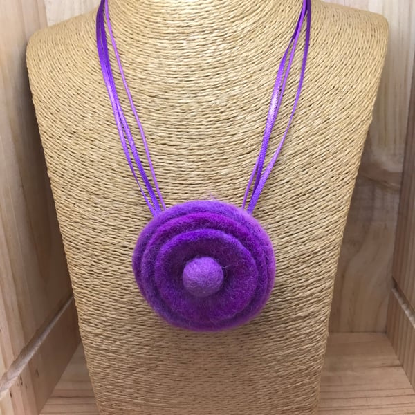 Felt Necklace. (237)