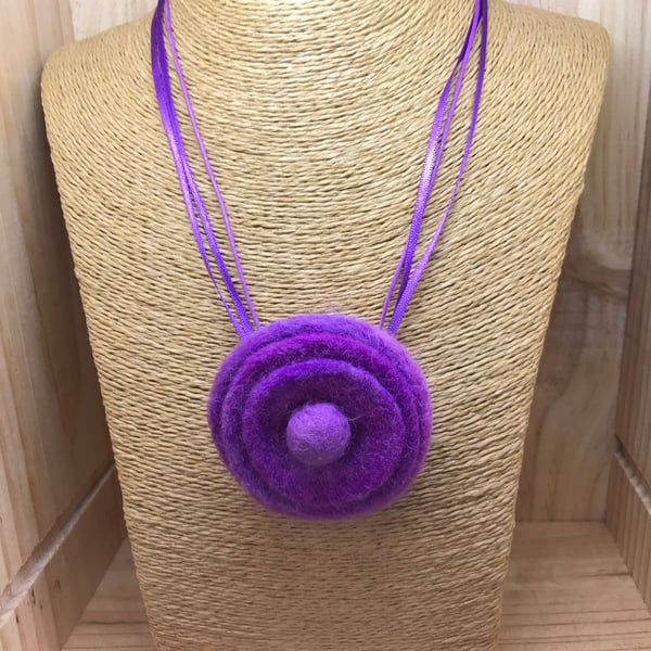  Felt Necklace. (237)