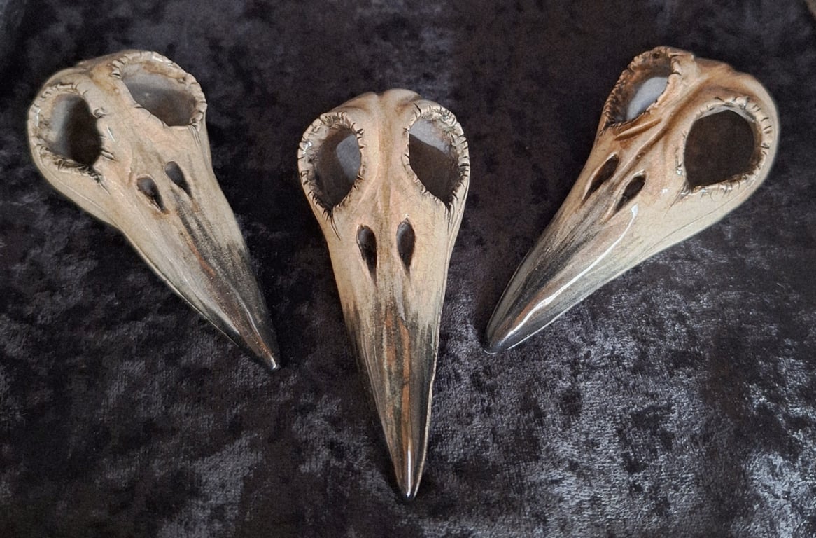 Corvid Skull - ceramic decoration