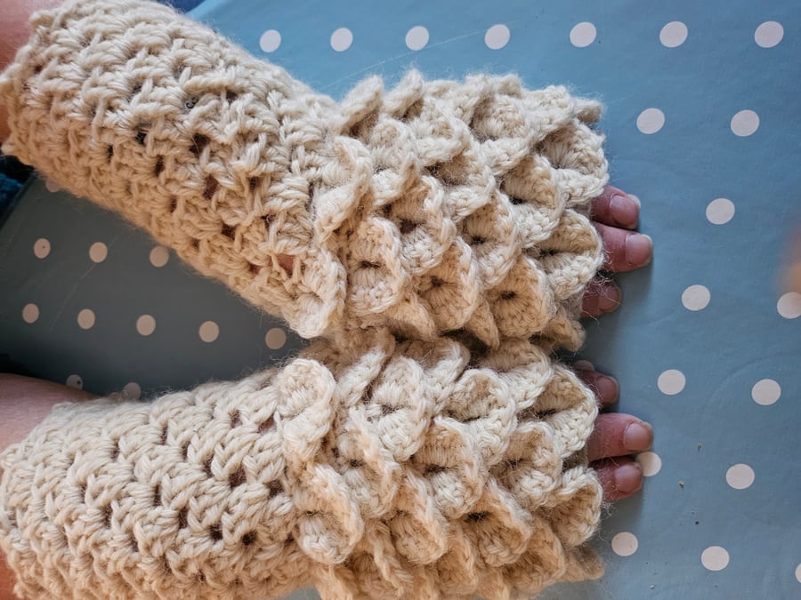 Dragon Scale Fingerless Gloves