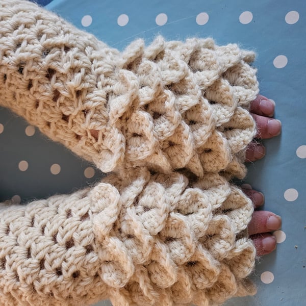 Dragon Scale Fingerless Gloves