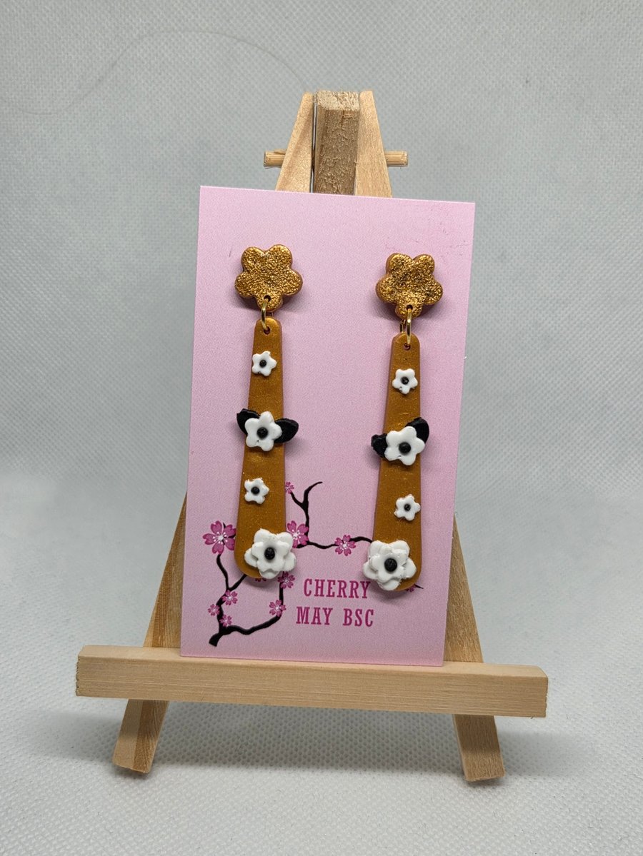 Gold drop dangle earrings