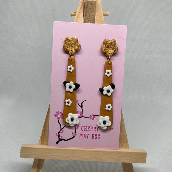 Gold drop dangle earrings