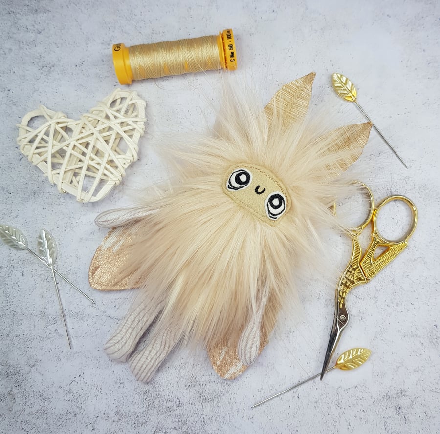 Beige & Gold Mothling