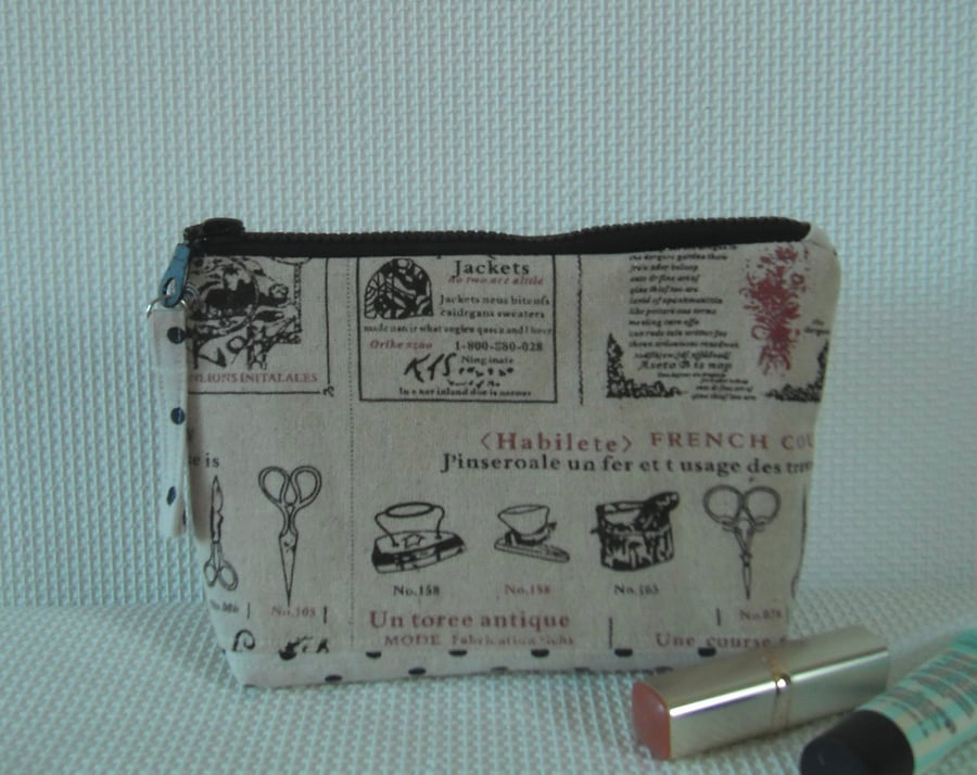 Make up bag in French linen style fabric