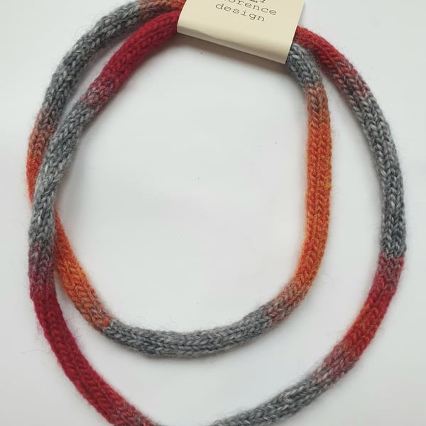 Stripey loop necklace