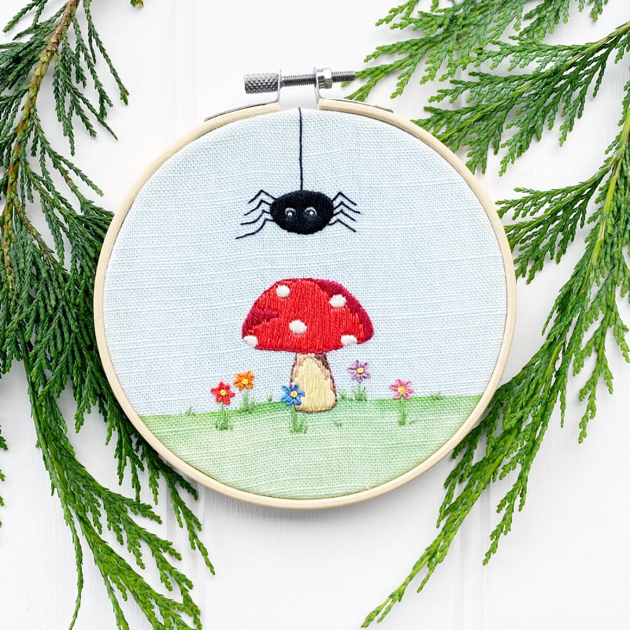 SIDNEY SPIDER 5" Hoop Embroidery Kit - spider mushroom flowers 