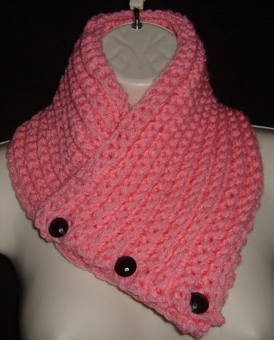 crocheted ribbed button down cowl ref 495105