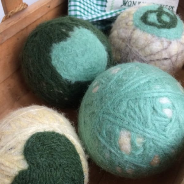 Pure wool tumble dryer balls. Plastic free and energy saving