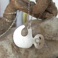 Sloth pendant in sterling silver