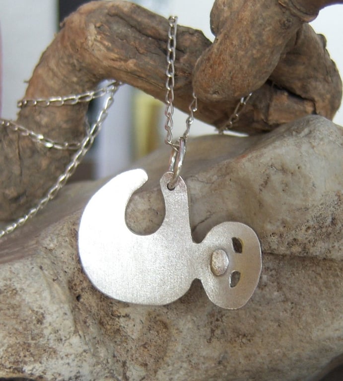 Sloth pendant in sterling silver