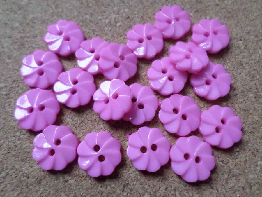 20 x 2-Hole Acrylic Buttons - Round - 14mm - Ridged Flower - Pale Pink
