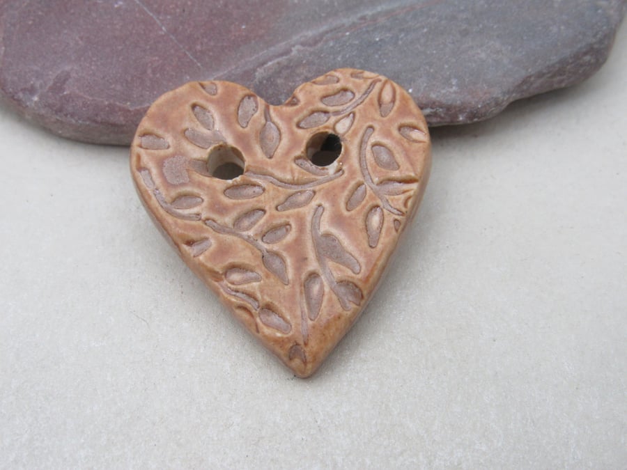 Medium Sand Brown Leaf Sprig Texture Heart Shaped Ceramic Button