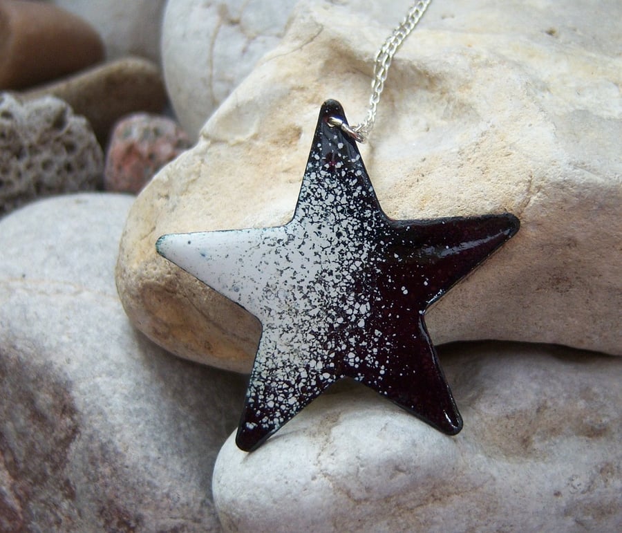 Seconds Sunday Star pendant in black & white enamel 