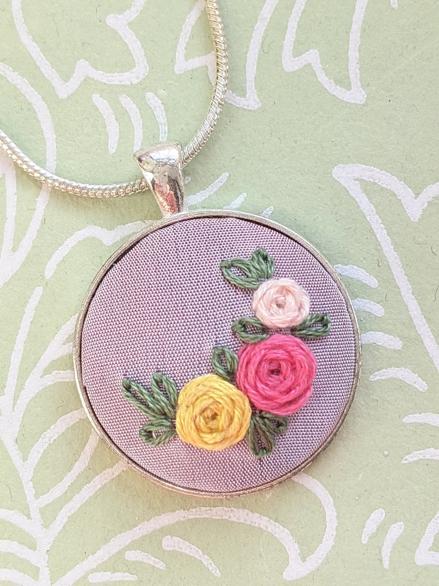 Embroidered roses necklace pendant