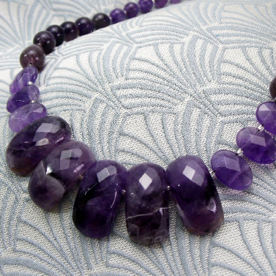Short Amethyst Necklace. Semi-precious Stone Necklace, Purple Necklace DD11