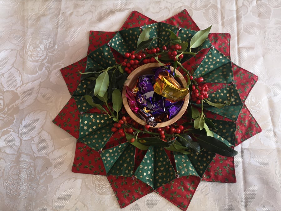 Christmas dish, candle fabric table centre (2)