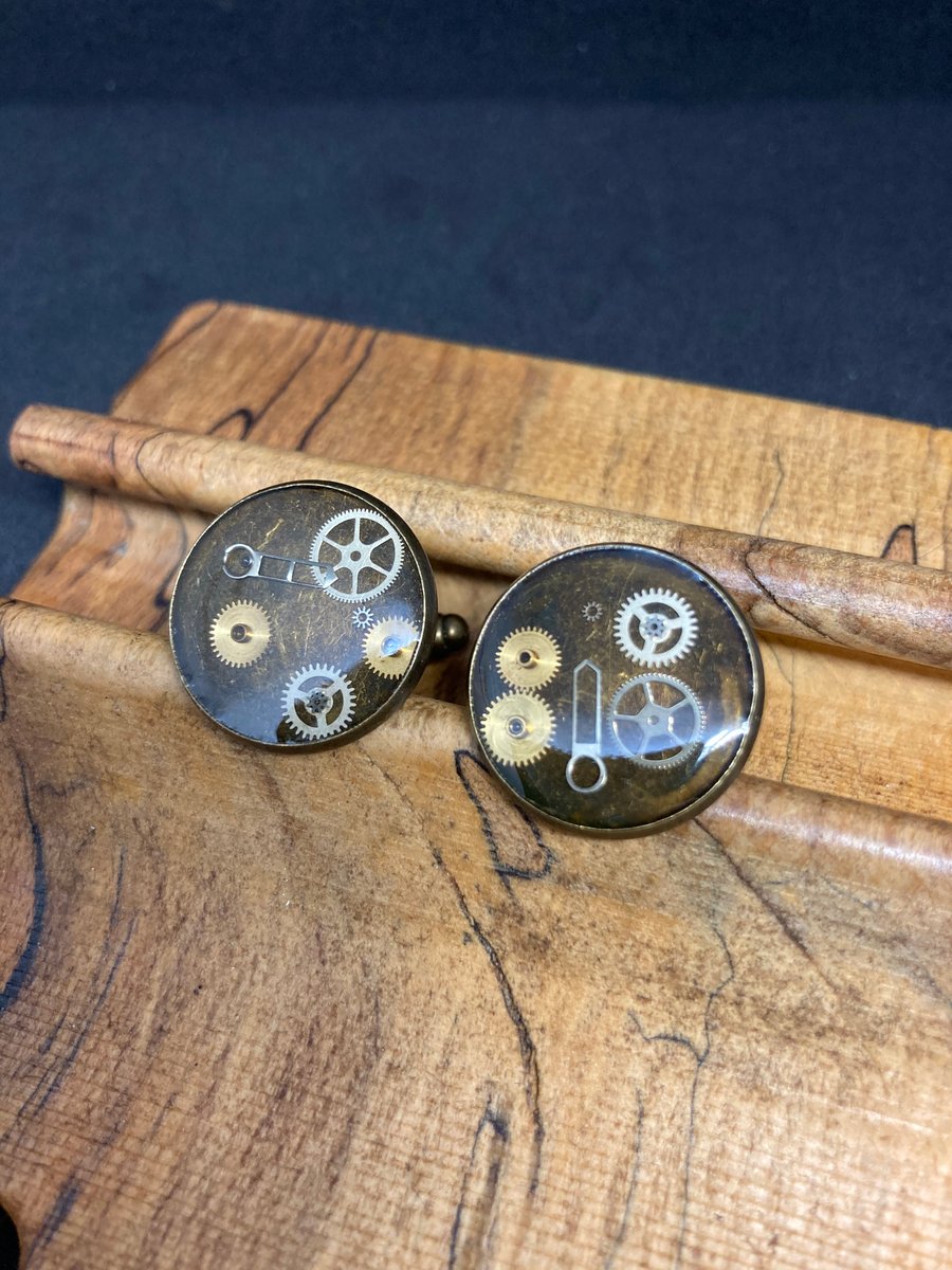 Steampunk cufflinks resin set