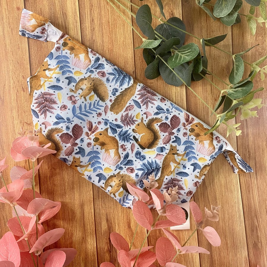 Red Squirrel Gifts: Wildlife Makeup Bag - Squirrel Cosmetics Kit