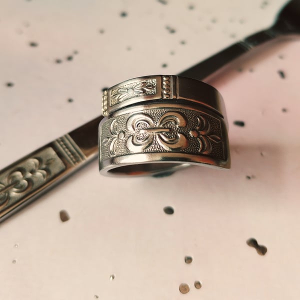 Handmade stainless steel spoon ring. Sized M to Z 