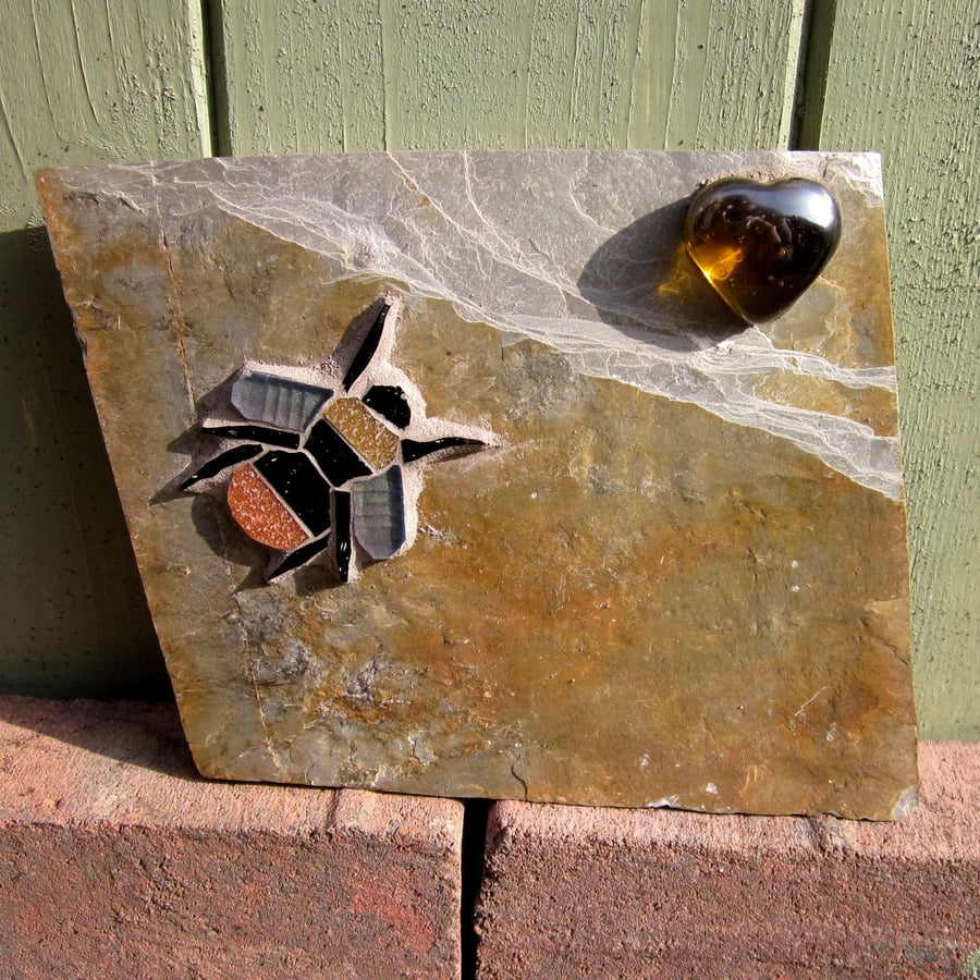 Bee & Heart Slate Garden Decoration