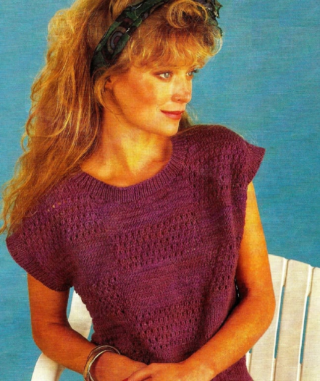 VINTAGE KNITTING PATTERN Ladies Sleeveless Sweater