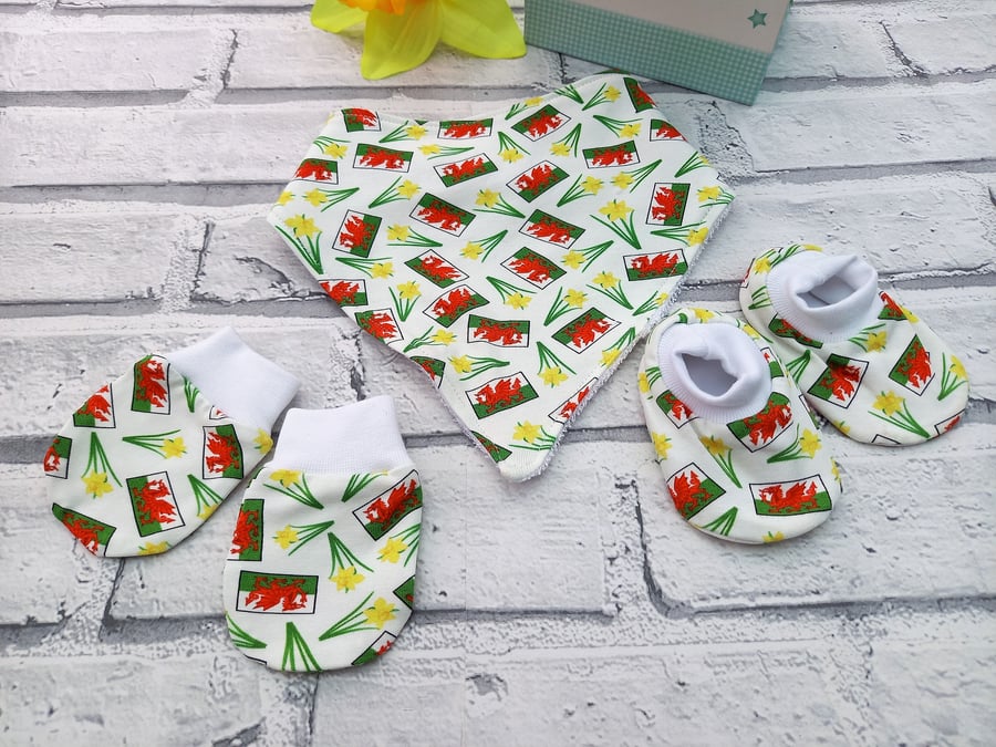 Welsh Baby set  - Bib, Mittens & Booties
