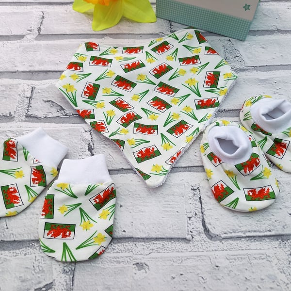 Welsh Baby set  - Bib, Mittens & Booties