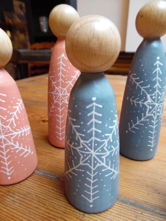 12cm BEECH SCANDINAVIAN STYLE SLENDER TALL PEG DOLL